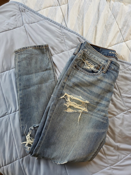 American Eagle Outfitters Denim - Womens Distressed High Rise Jeans | SZ 4